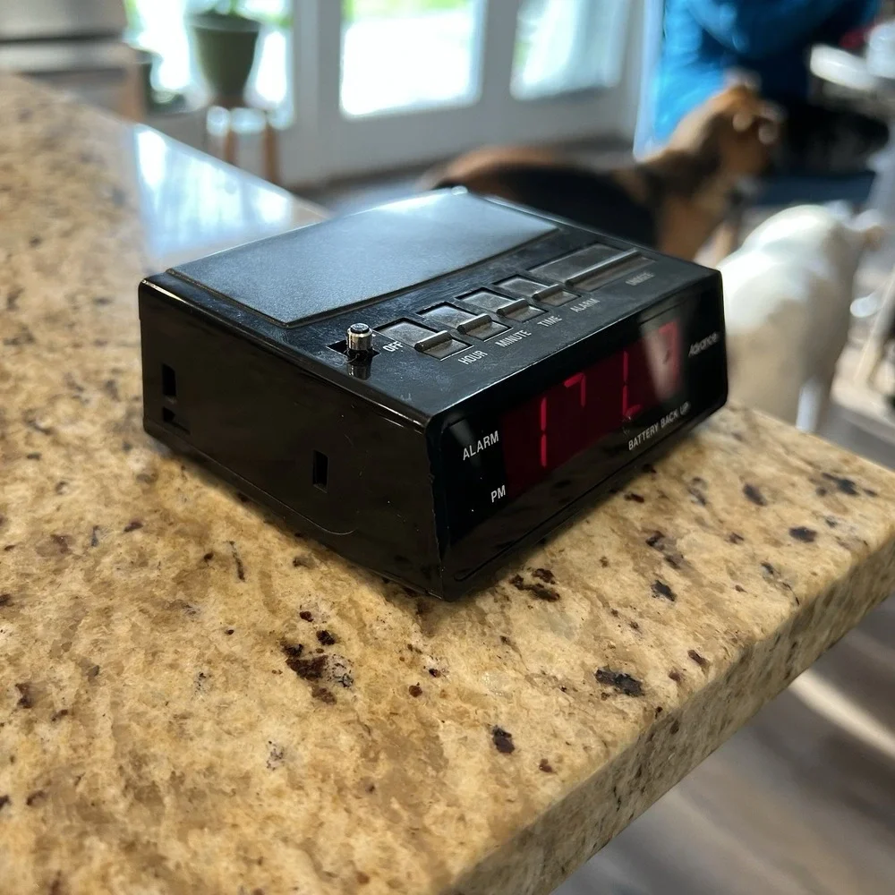 Advance  State Alarm Clock Battery Back Up Tested Works Model 3139